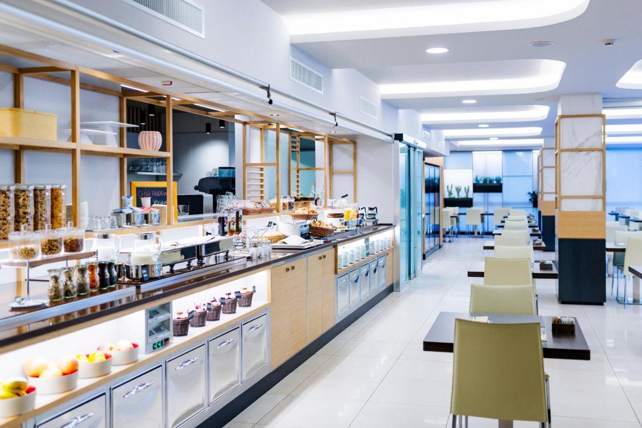 Aqua Hotel Римини Екстериор снимка