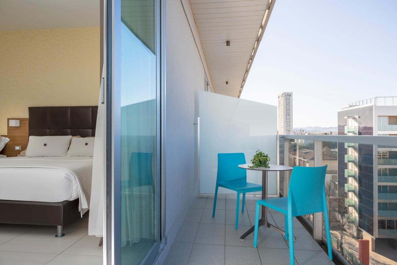 Aqua Hotel Римини Екстериор снимка
