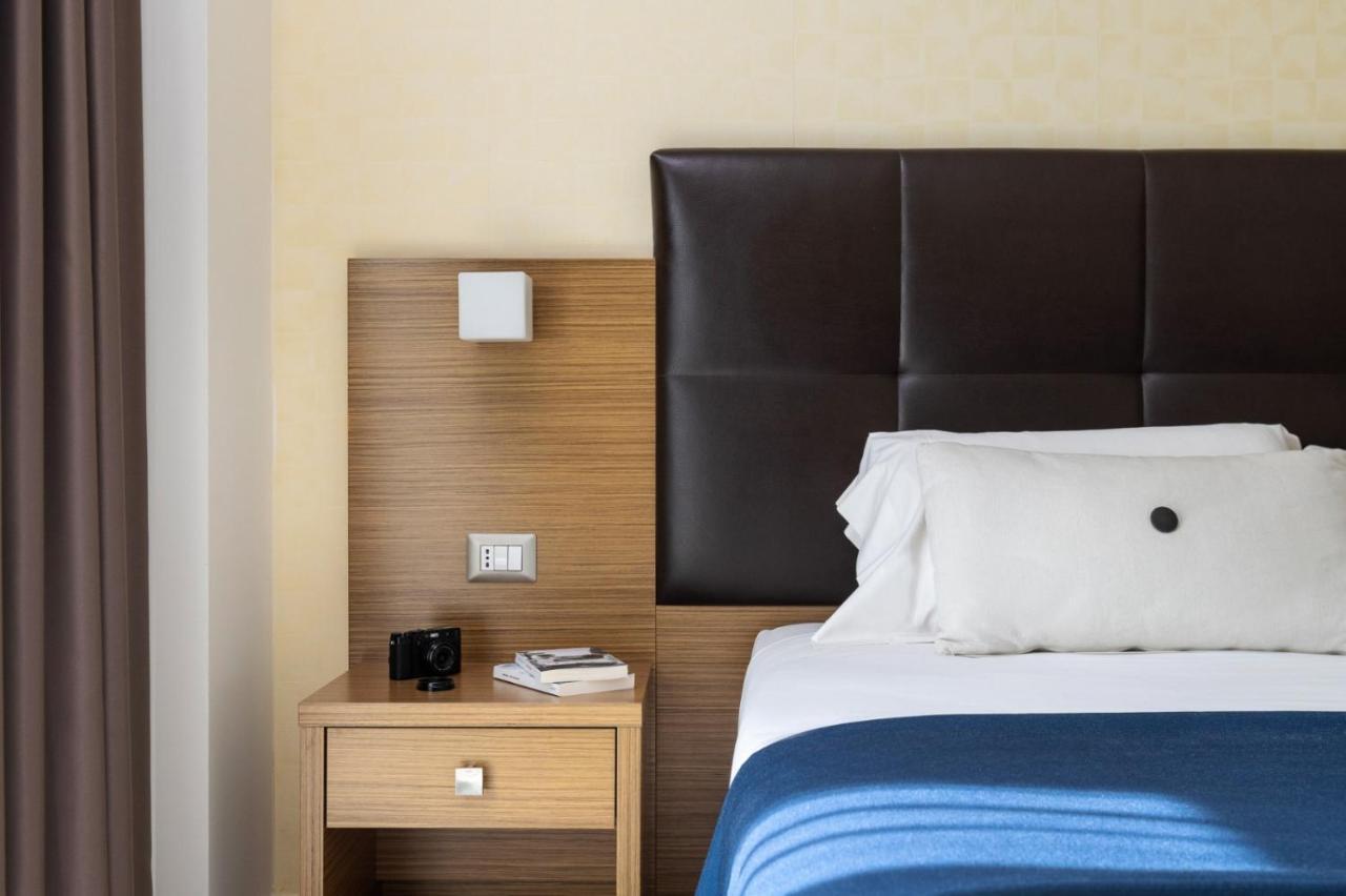 Aqua Hotel Римини Екстериор снимка