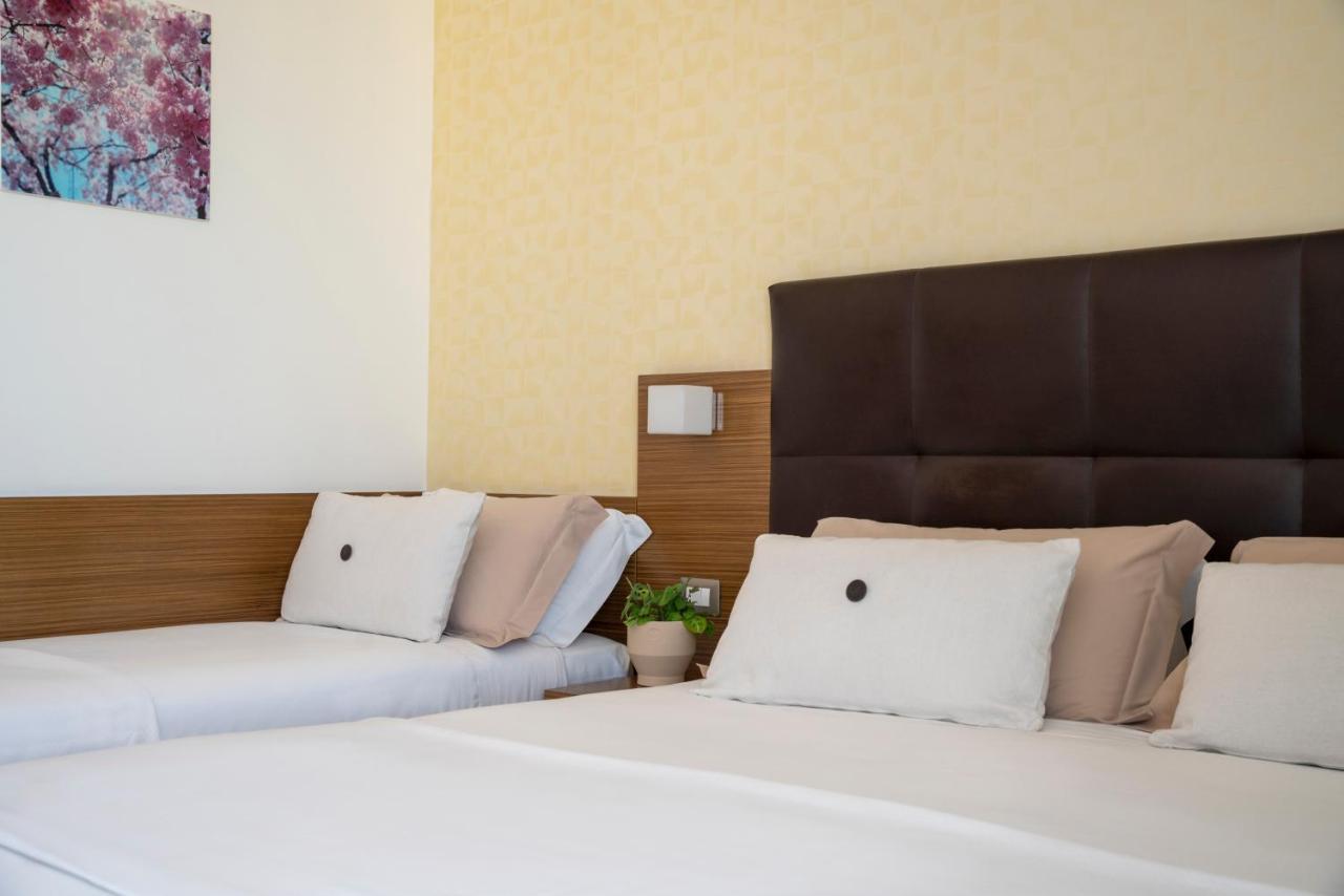 Aqua Hotel Римини Екстериор снимка