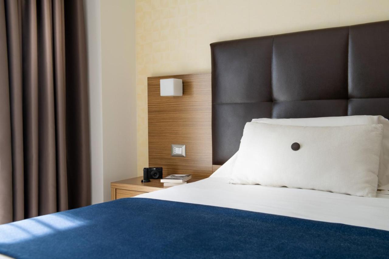 Aqua Hotel Римини Екстериор снимка