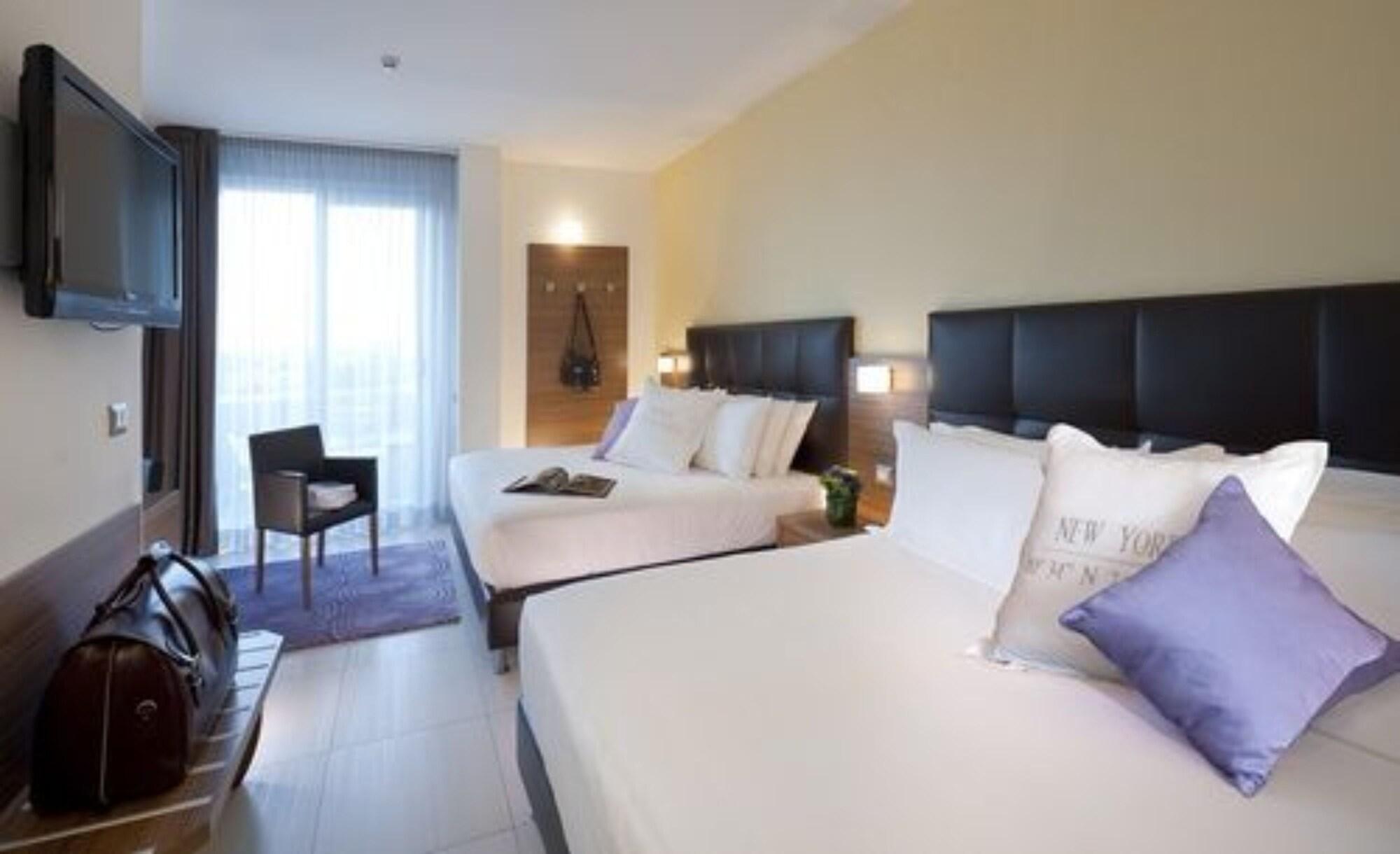 Aqua Hotel Римини Екстериор снимка