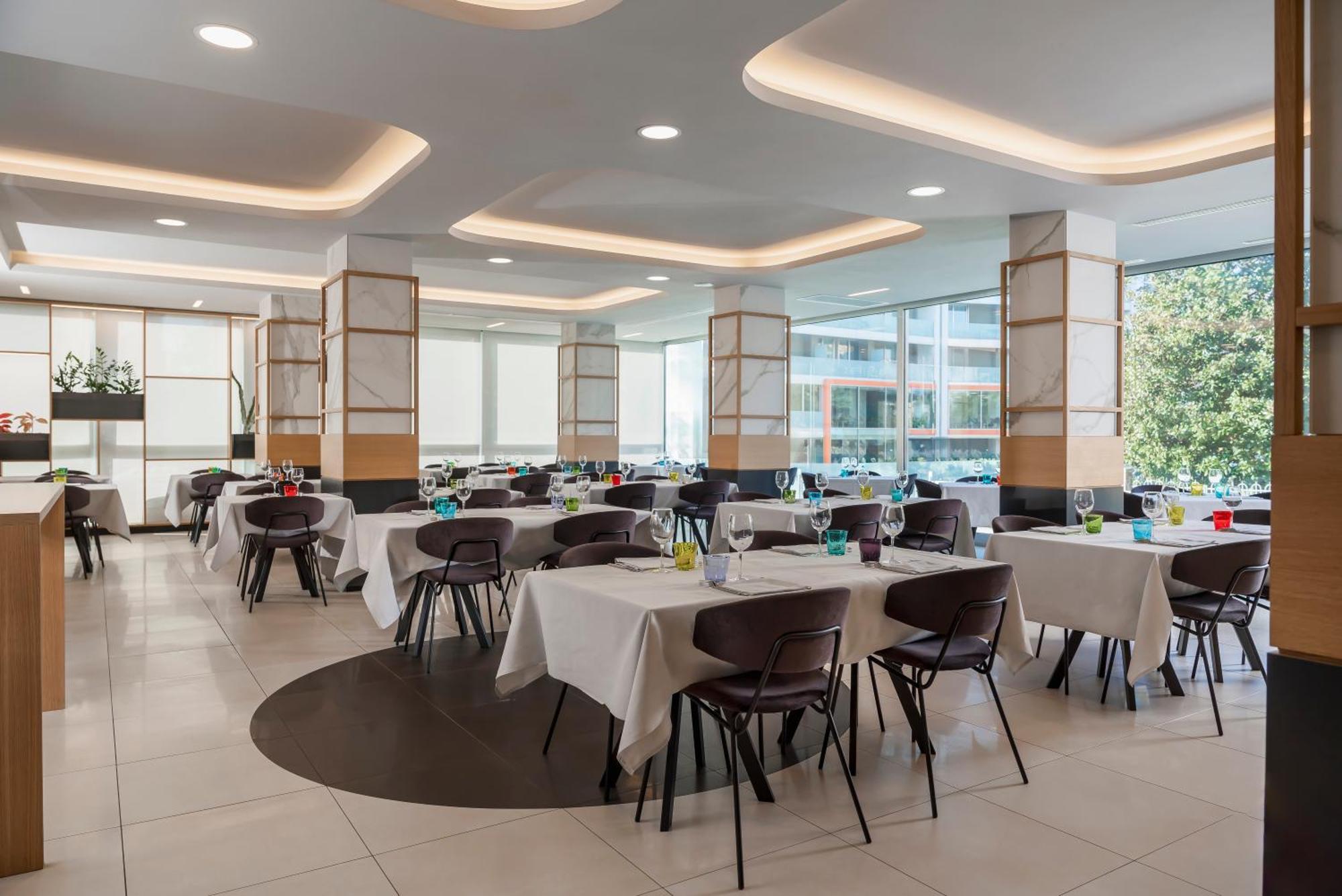 Aqua Hotel Римини Екстериор снимка