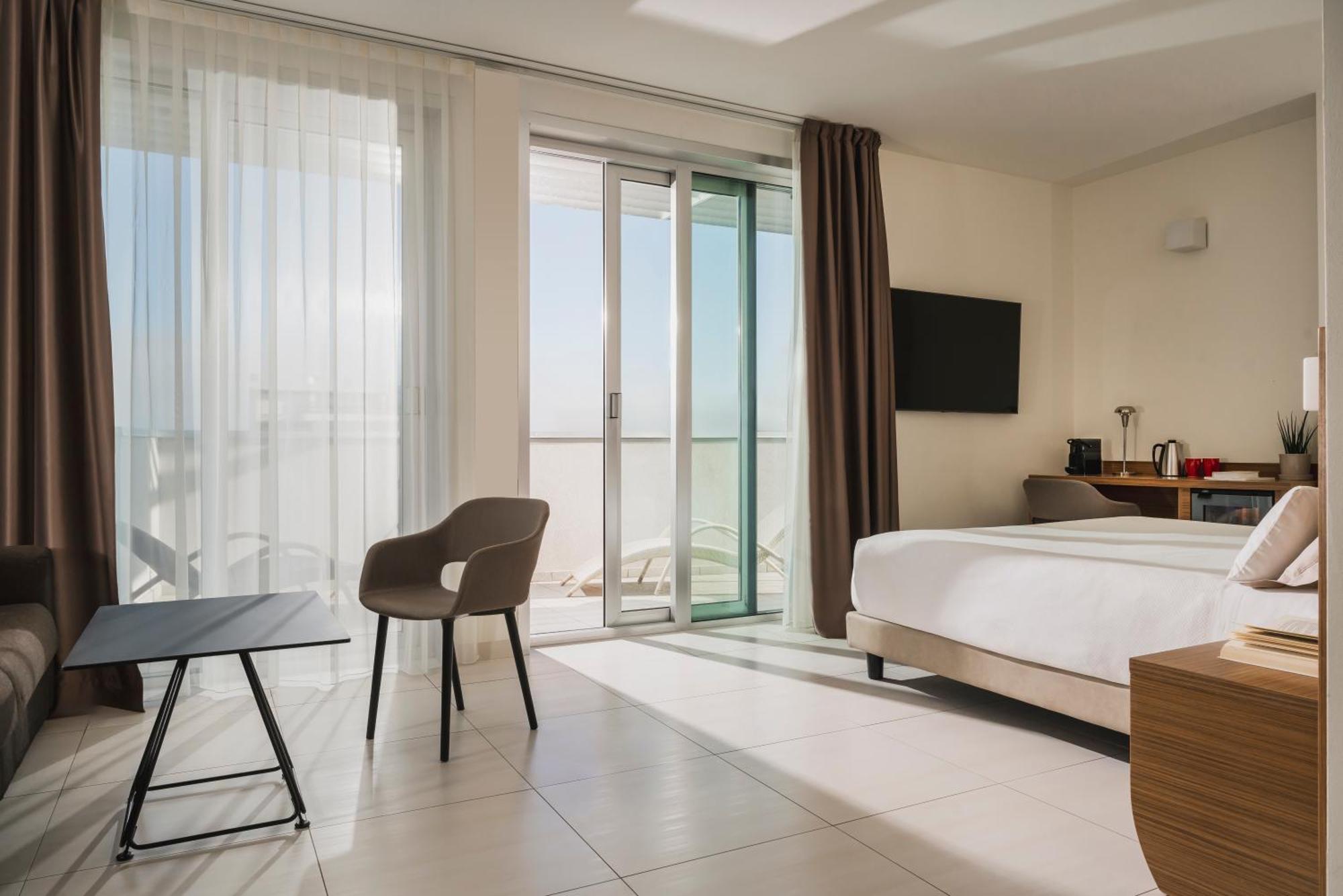 Aqua Hotel Римини Екстериор снимка