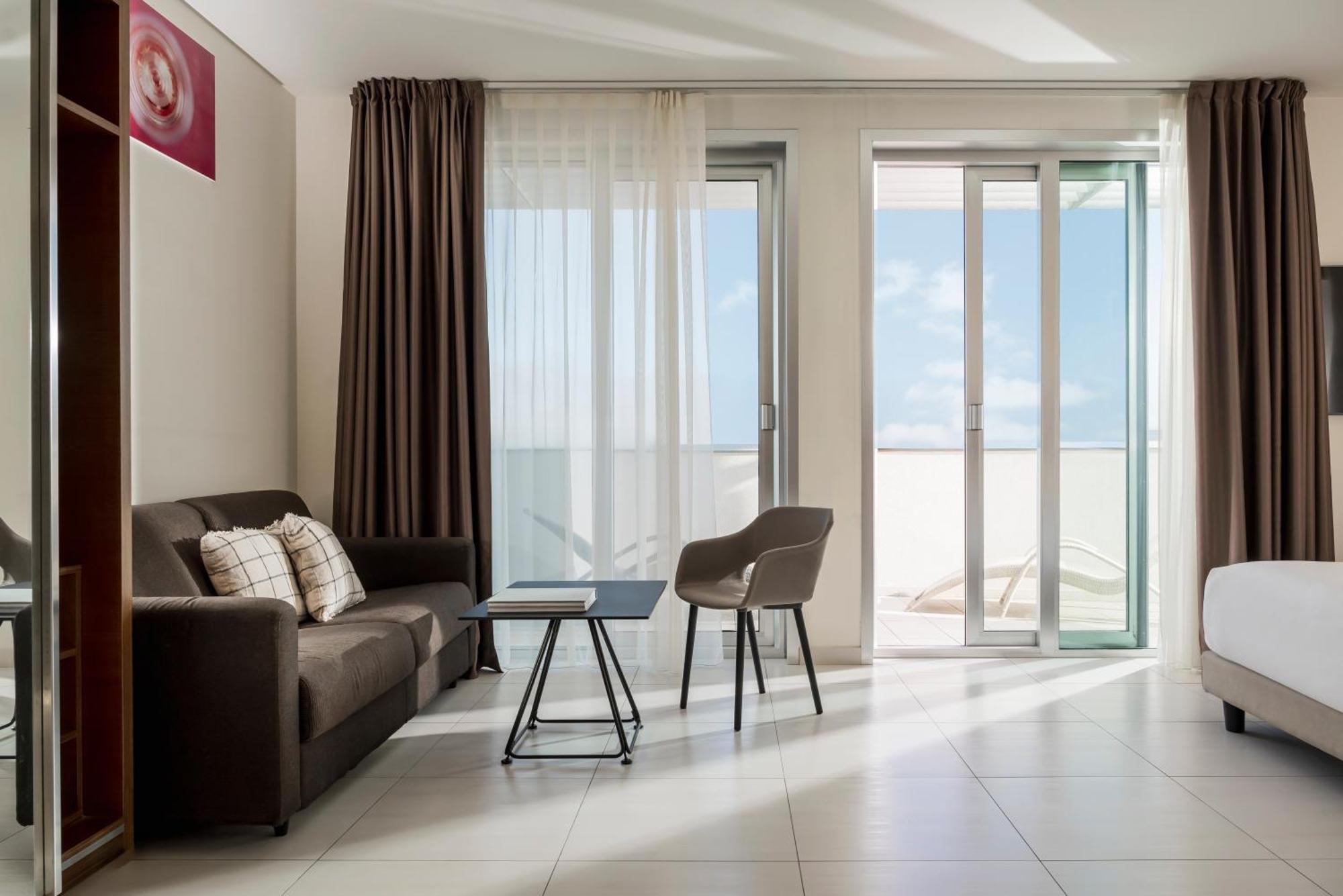 Aqua Hotel Римини Екстериор снимка