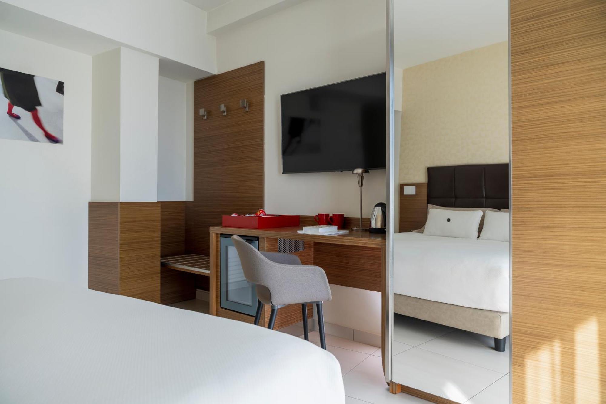 Aqua Hotel Римини Екстериор снимка